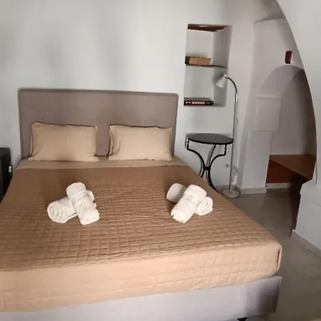 Apartment Mikro.kastro Kalotaritissa In Chora